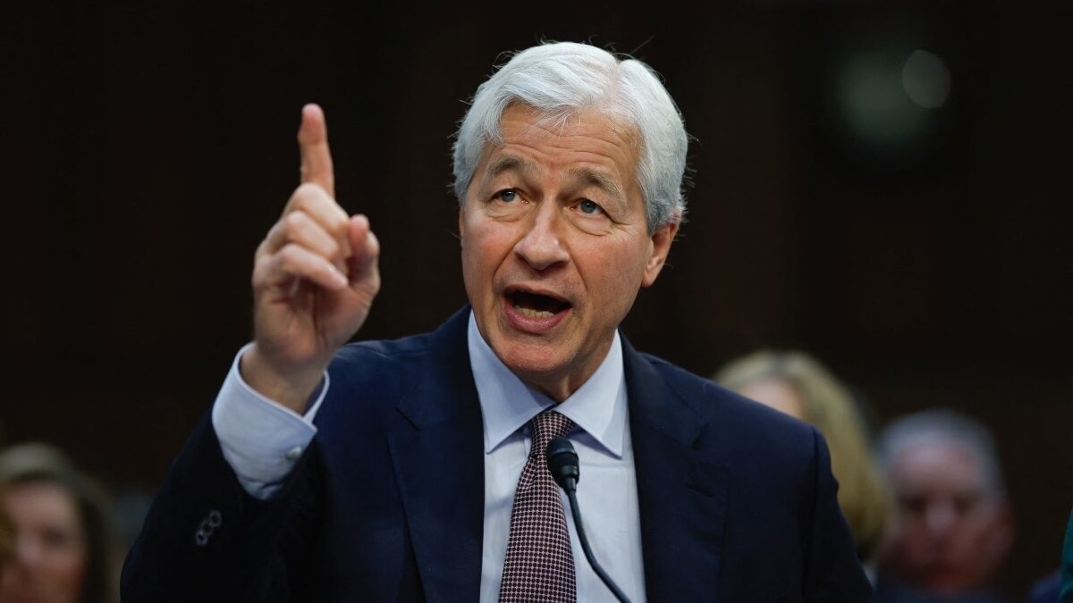 JPMorgan will hire more AI specialists, fewer bankers as AI takes over ...