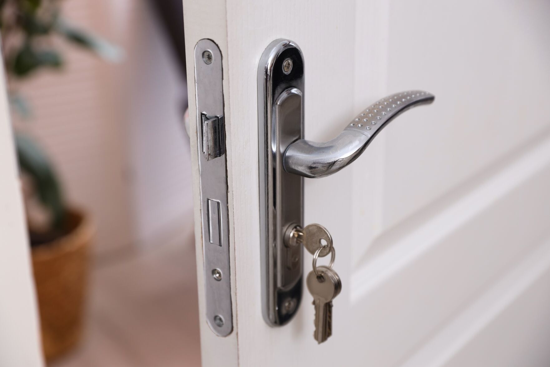 Klein: The strangers with keys to our homes go unchecked