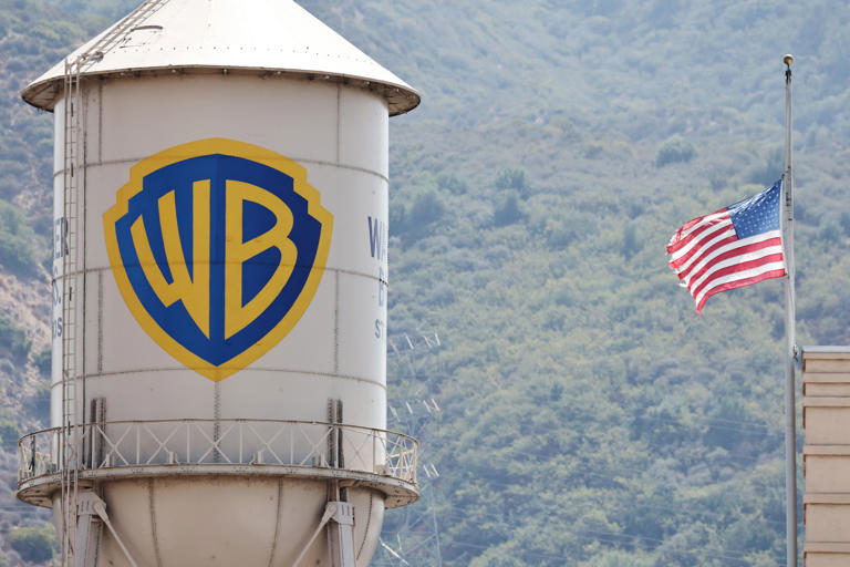 Paramount accuses Netflix of 'panic-level' 'scorched-earth campaign' to ...