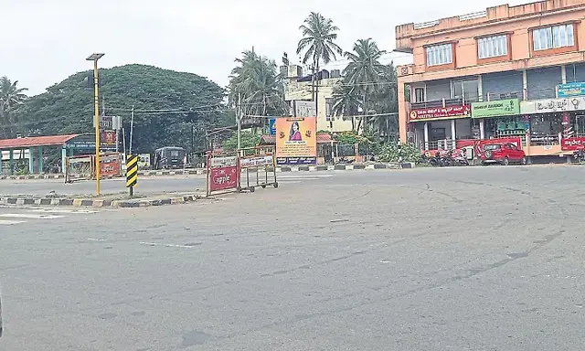 Widening of city entry road near Sangam junction demanded