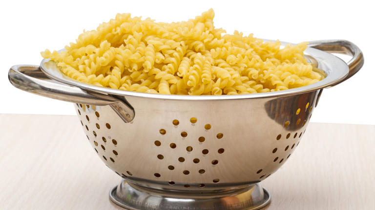 The biggest mistake you're making when draining pasta