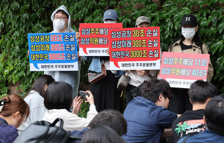 Samsung Electronics shareholders challenge labor-bonus pact as illegal