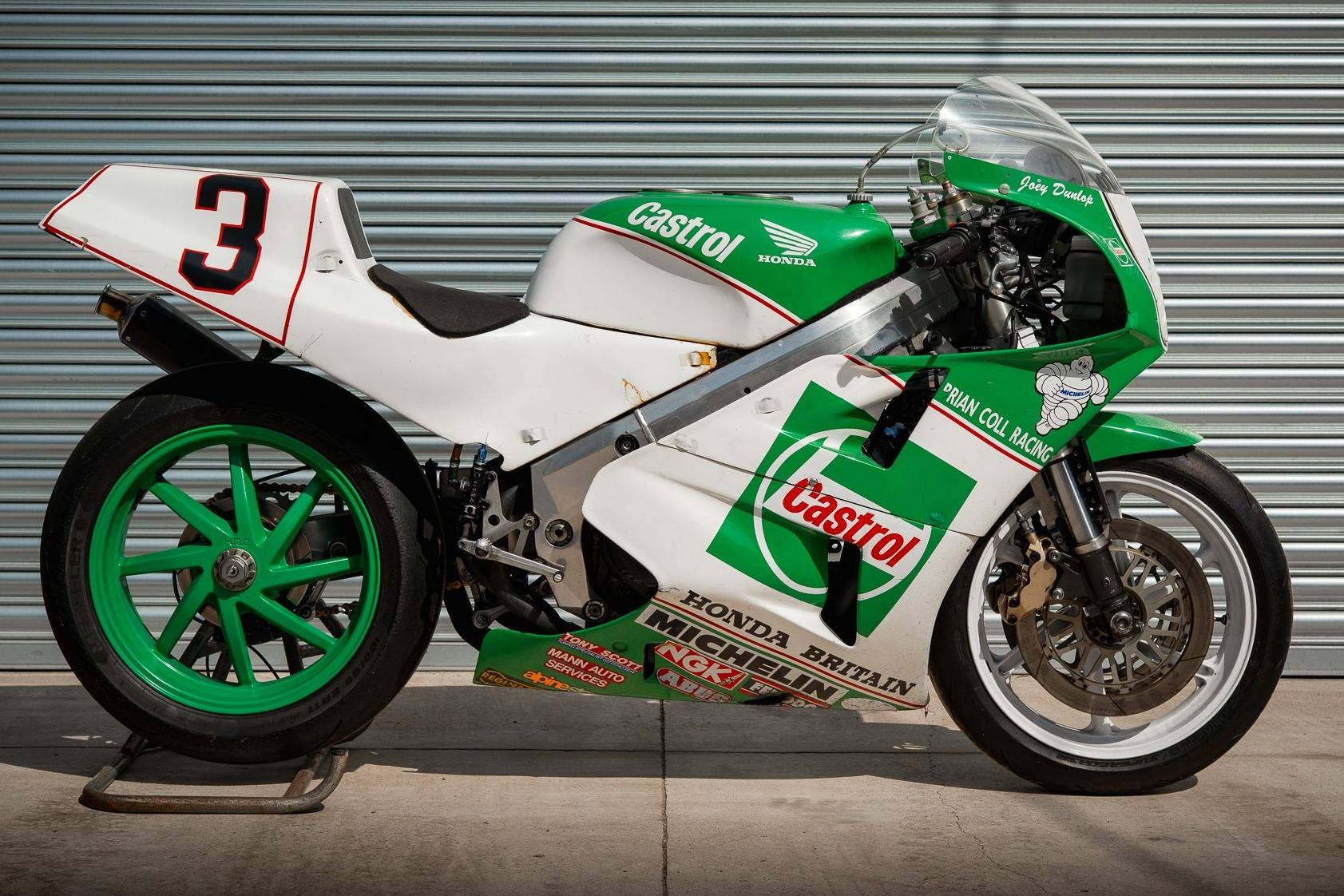 Honda RC30 raced by Isle of Man TT legend Joey Dunlop set to go under ...