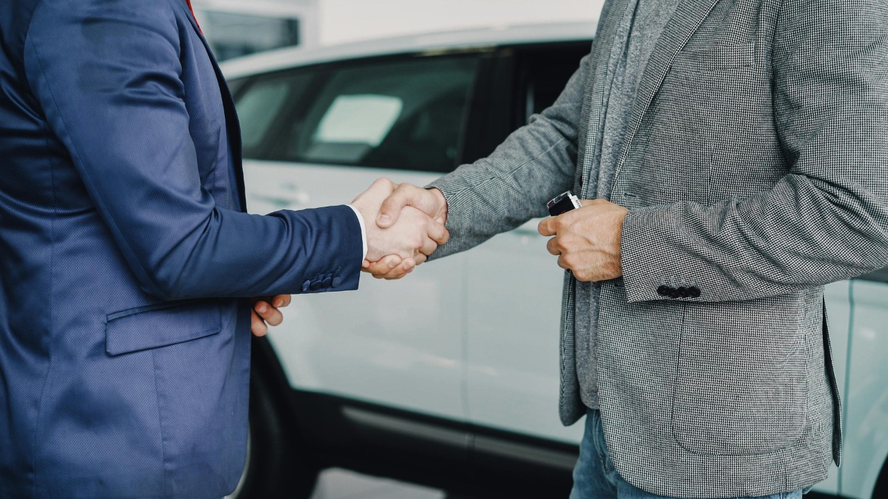 Scammers are using AI to clone car dealership websites, the FTC warns
