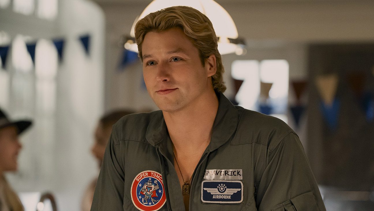 Off campus star Stephen Kalyn on next hockey romance: Dean and Allie