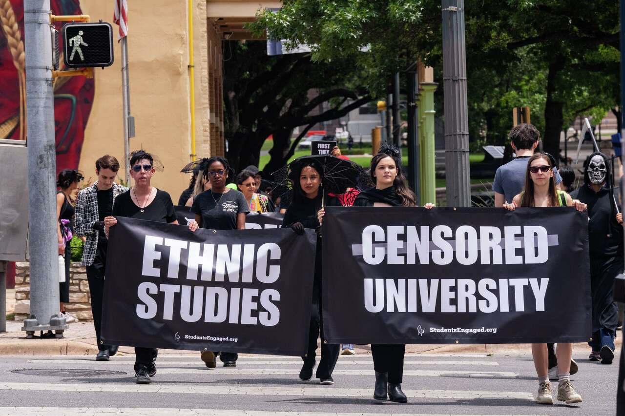 'The University of Texas is dead': Students stage funeral in academic ...