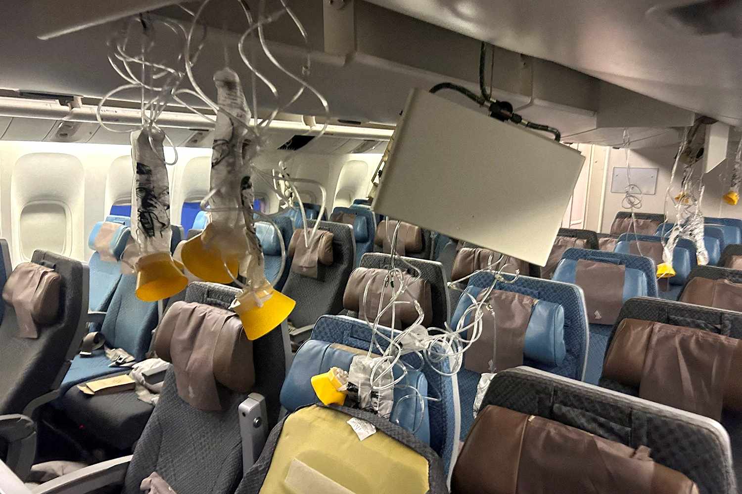 More details revealed about flight that hit severe turbulence, leaving ...