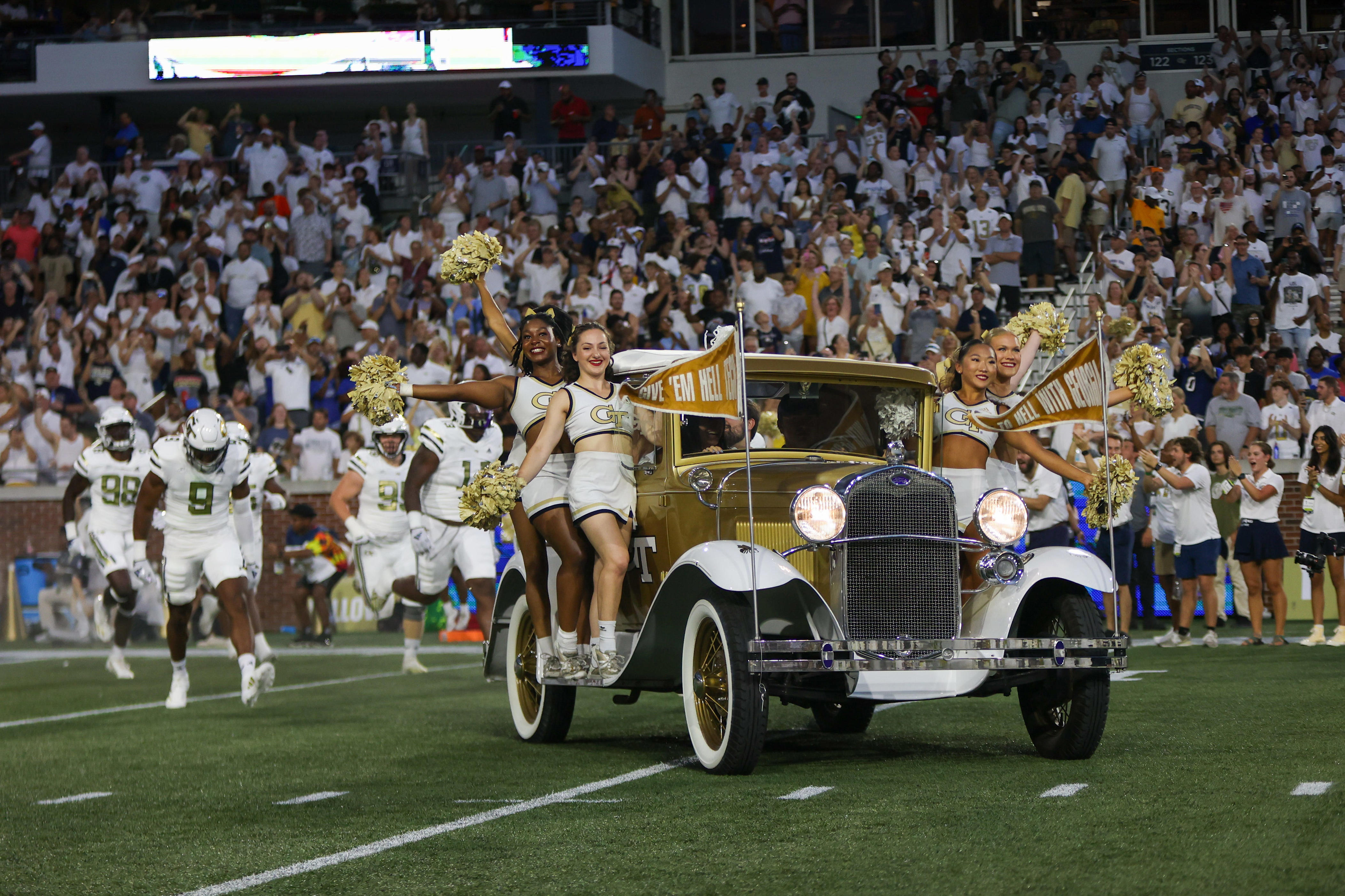Tennessee-Georgia Tech football game initial score prediction Week 2