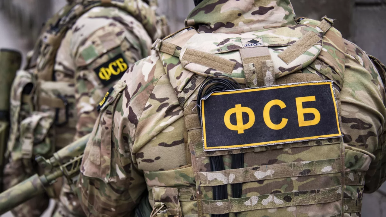 Ukraine strikes Russian FSB headquarters in occupied Kherson, nearly ...