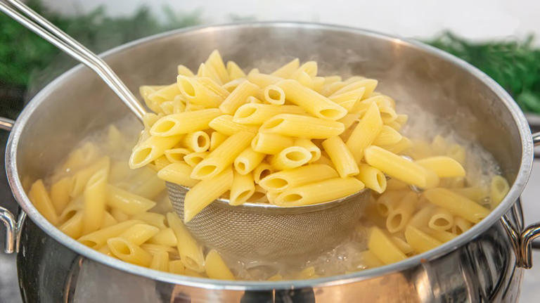 The biggest mistake you're making when draining pasta
