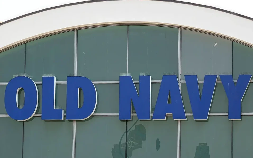 Old Navy’s $3 flip-flops ignite Memorial Day sales buzz