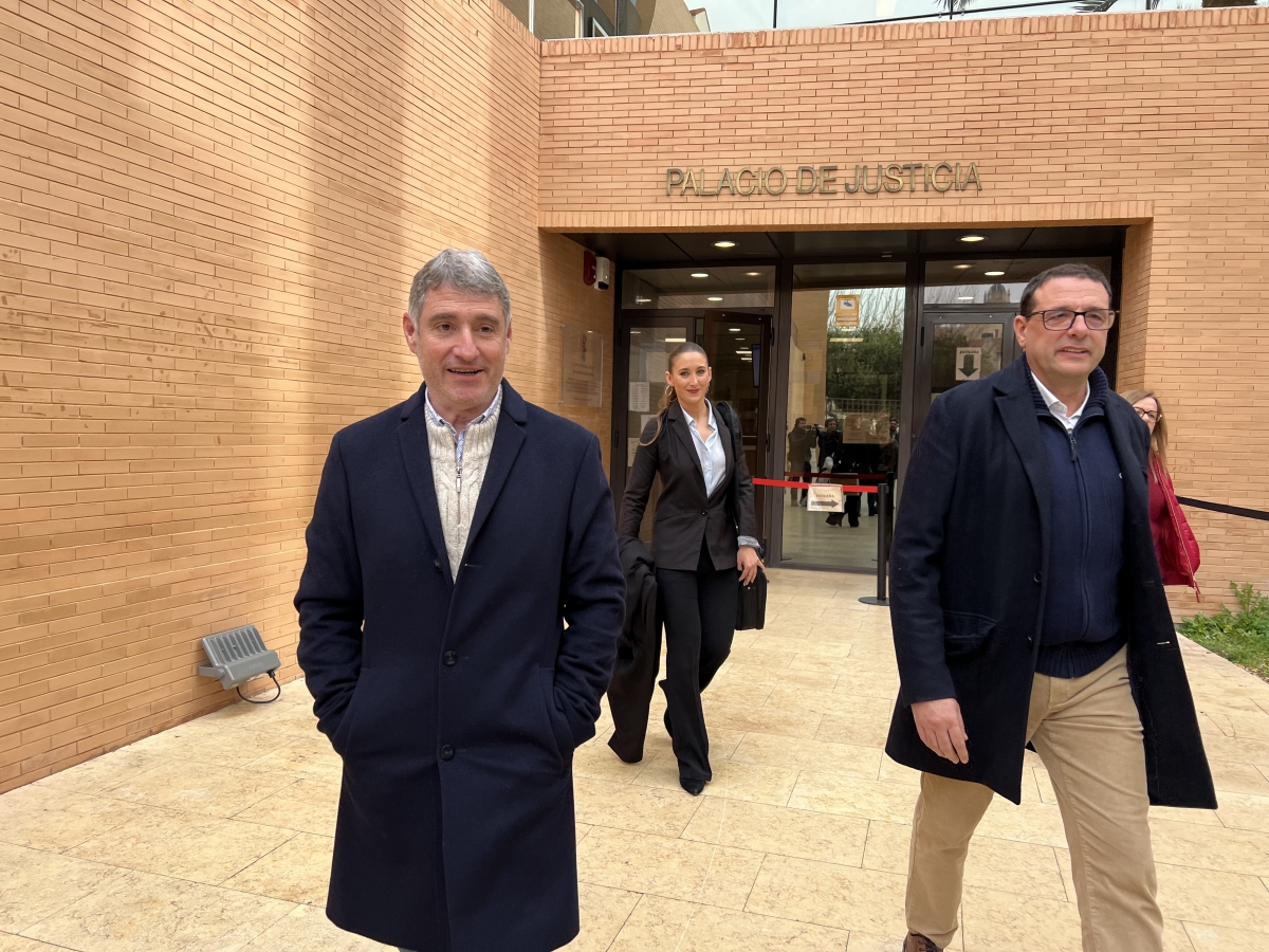 El alcalde de Orihuela se sienta mañana en el banquillo tras tres ...