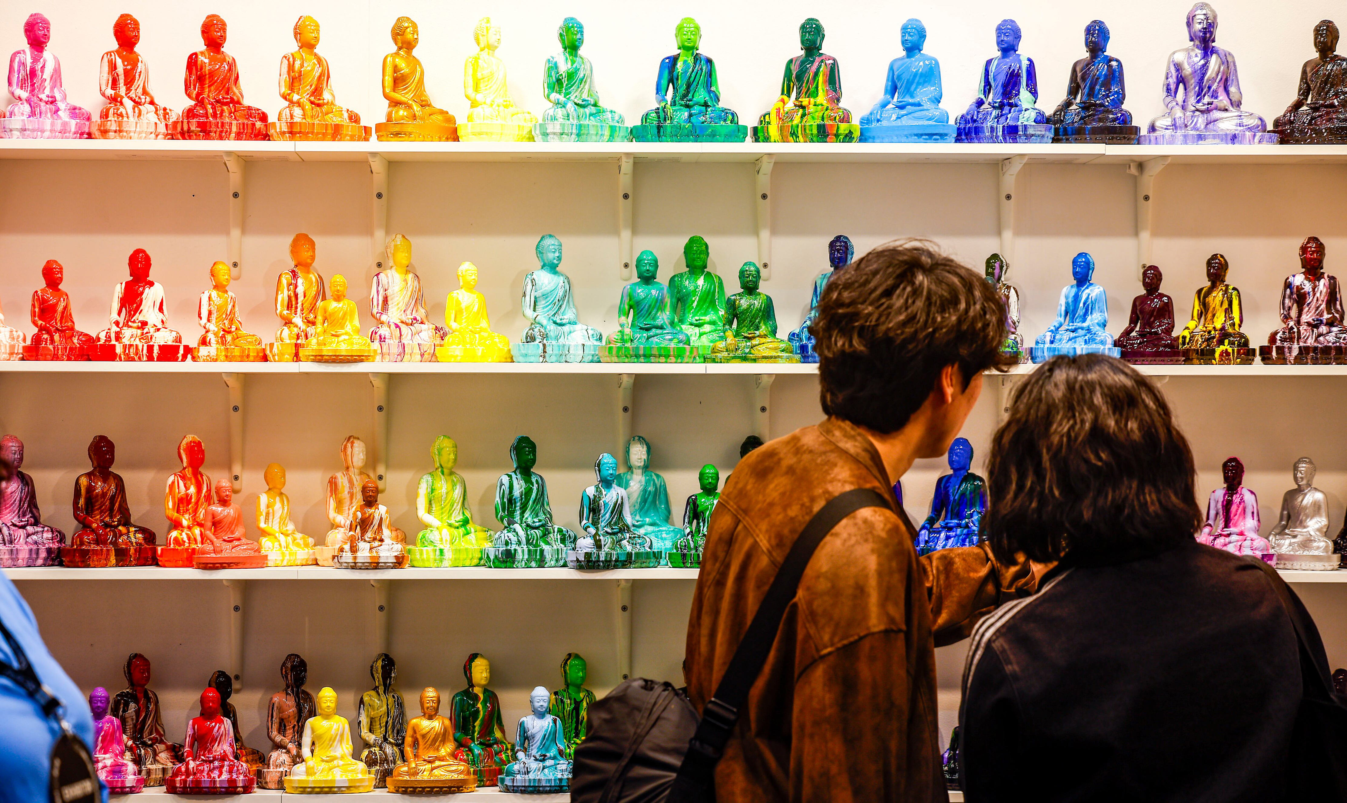 Buddhist fair's hip goods draw youth crowds
