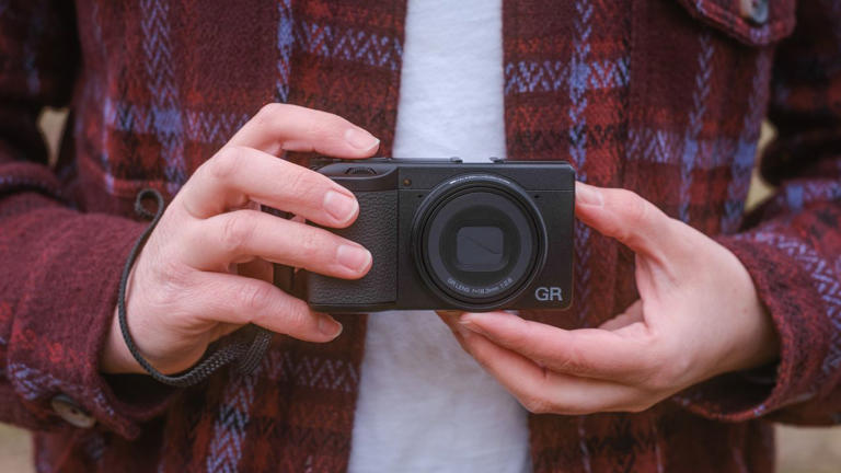 Compact cameras are trendy, but there is such a thing as a camera that ...