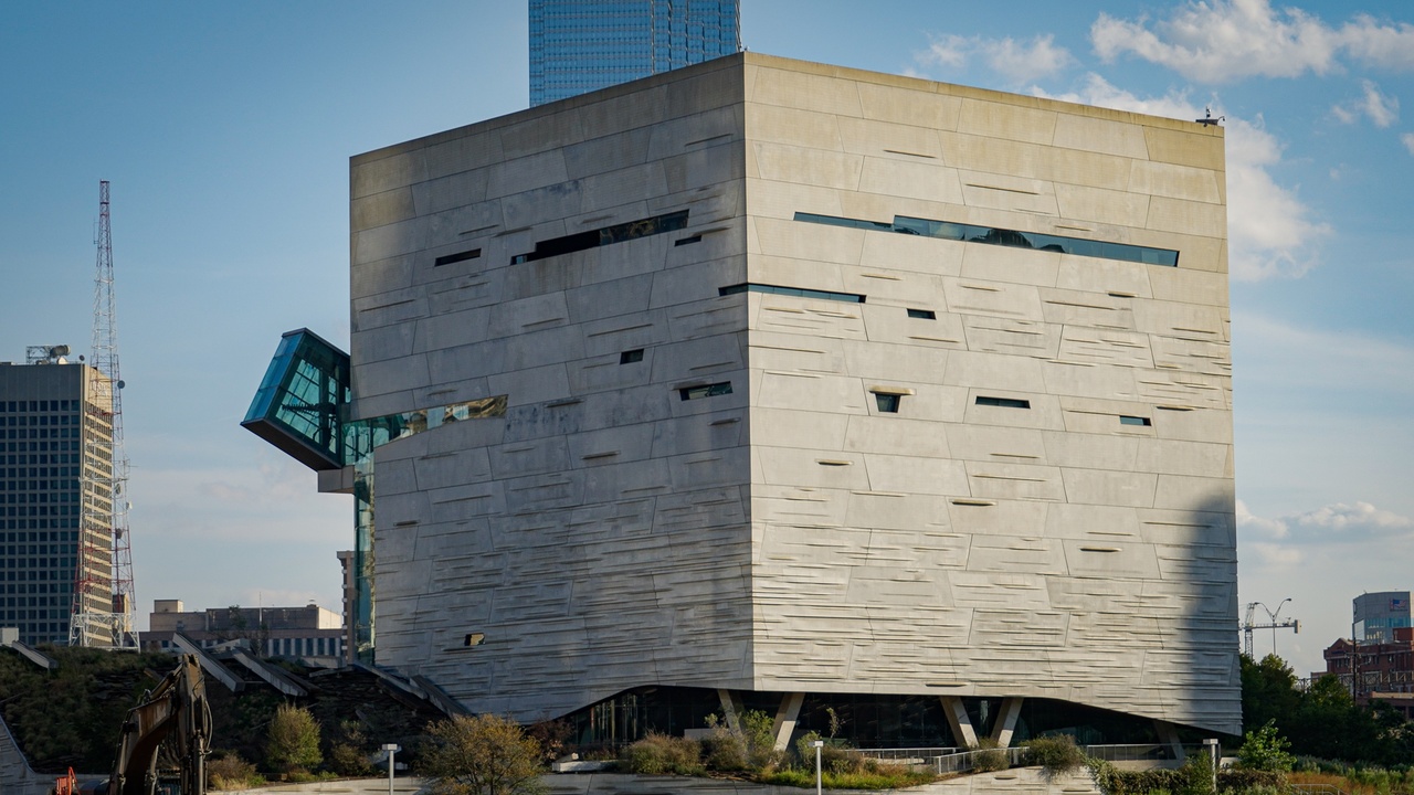 Inside Dallas’s weirdest building: dinosaurs, gems, and a diagonal ...