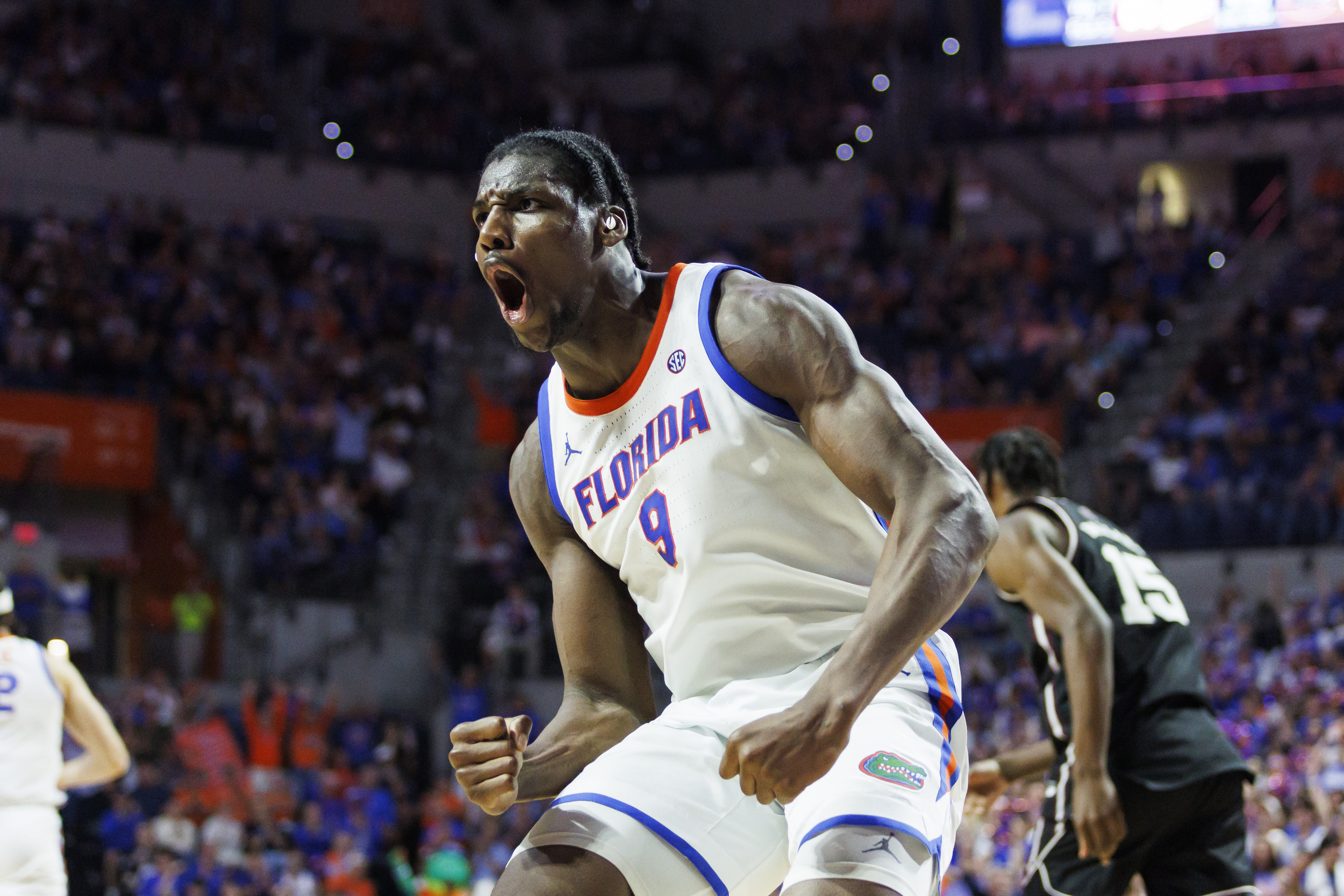 Florida’s Rueben Chinyelu Withdrawing From Draft