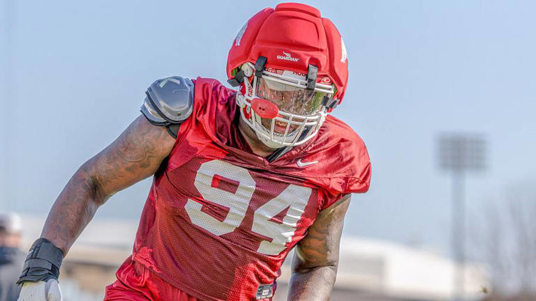 Predicting Razorbacks' defensive depth chart for 2026 season opener
