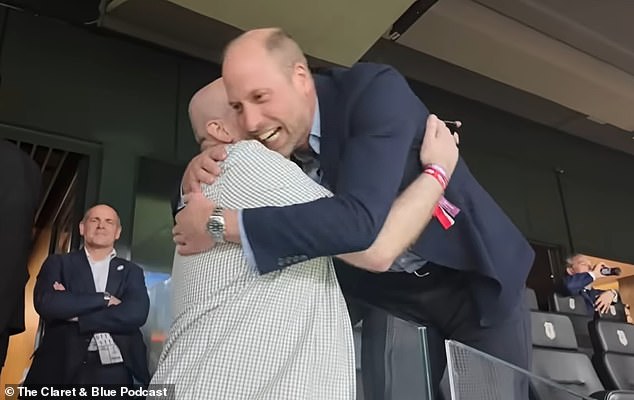 Moment William hugs fan as he celebrates Villa'a win in the stands and ...