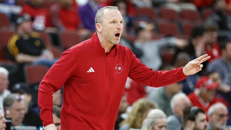 Indiana basketball eyeing elite 2027 rim protector Lewis Uvwo