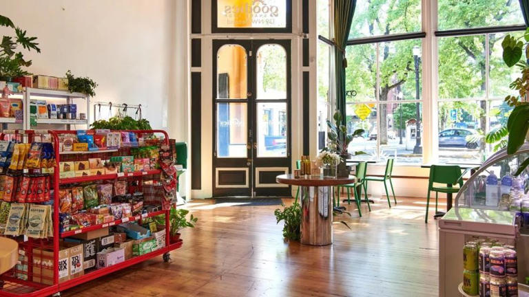 It's a transition: Snack shop to depart from Portland's Old Town