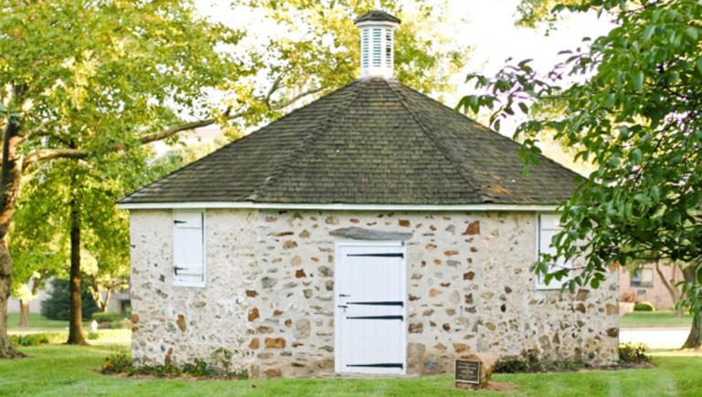Step inside history: Hood Octagonal Schoolhouse open house at Dunwoody ...