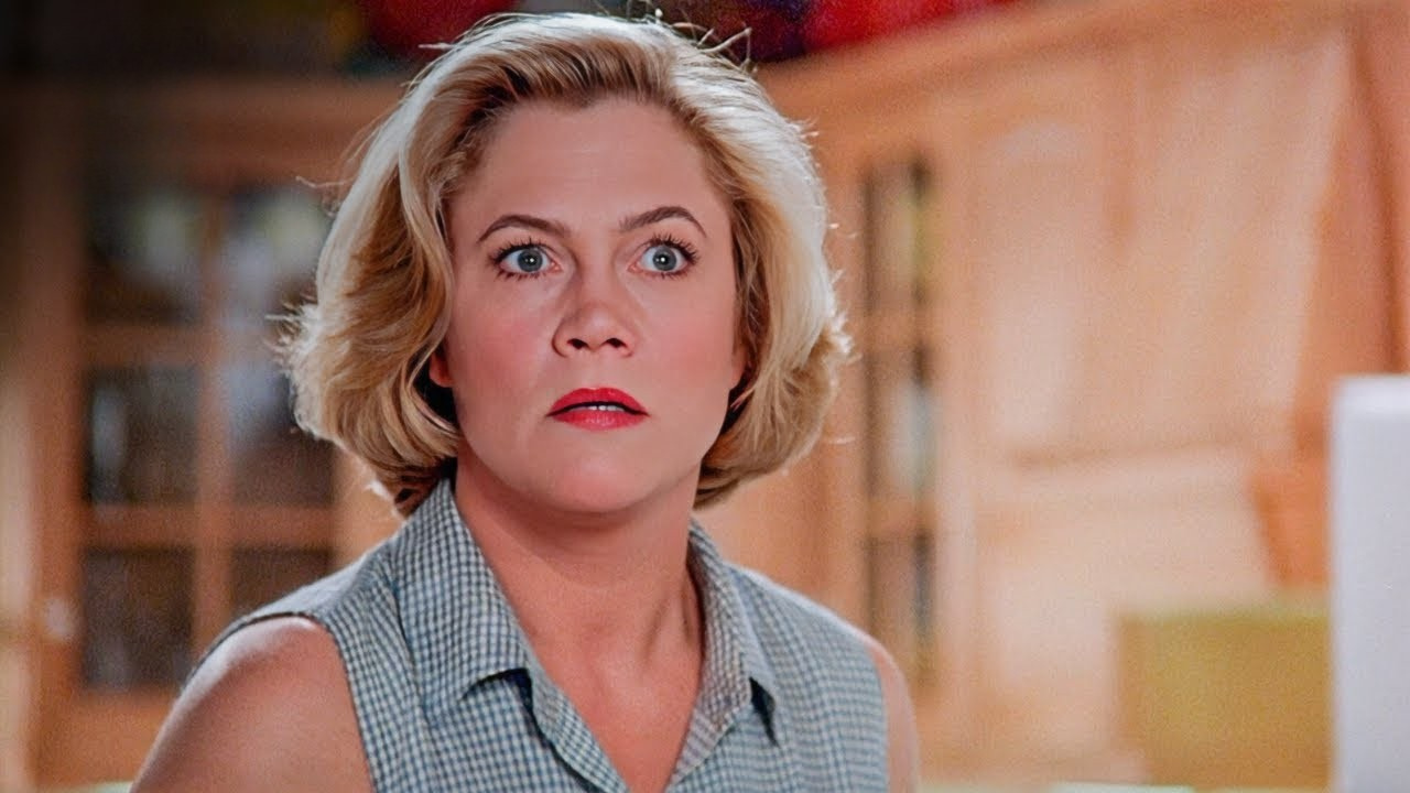 The perfect mom with a dark secret: Serial Mom