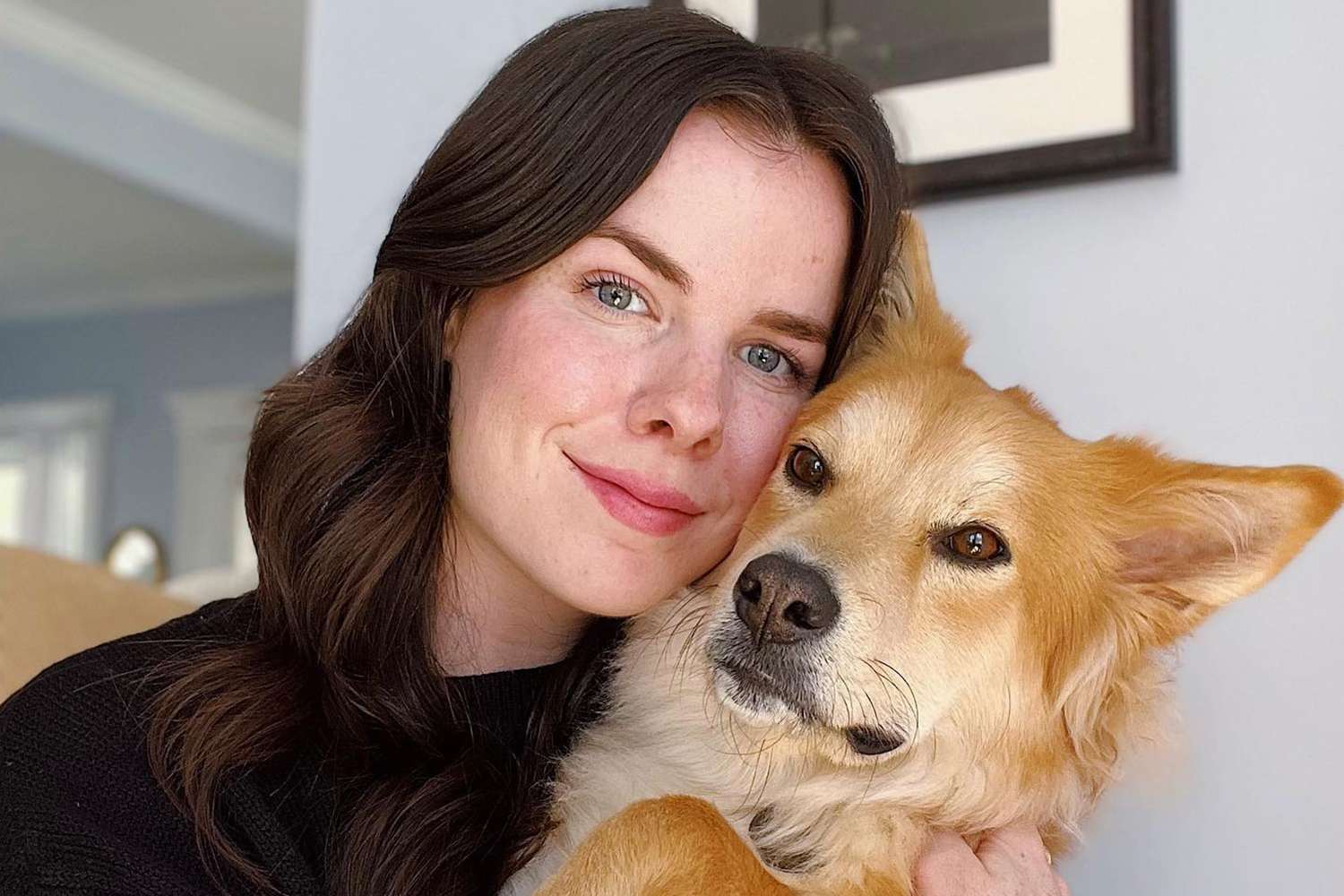 ‘SimonSits’ creator Isabel Klee tearfully shares she’s putting down beloved dog Simon following cancer diagnosis