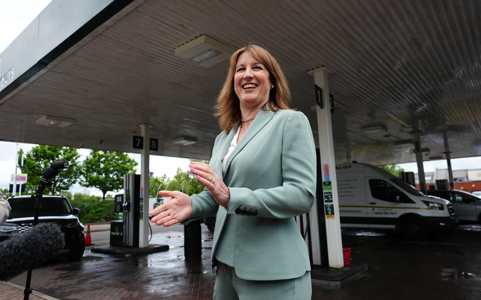 Reeves launches fresh tax raid on oil and gas giants
