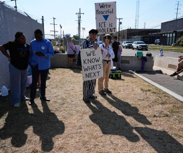 DOJ drops charges in ICE protest near Chicago