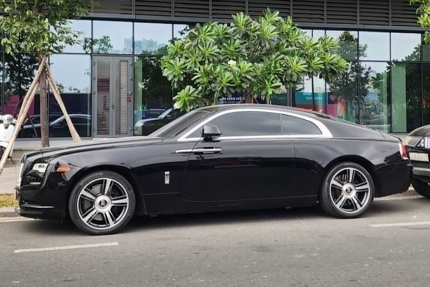 Rolls-Royce Wraith Series II hàng hiếm xuất hiện tại TPHCM