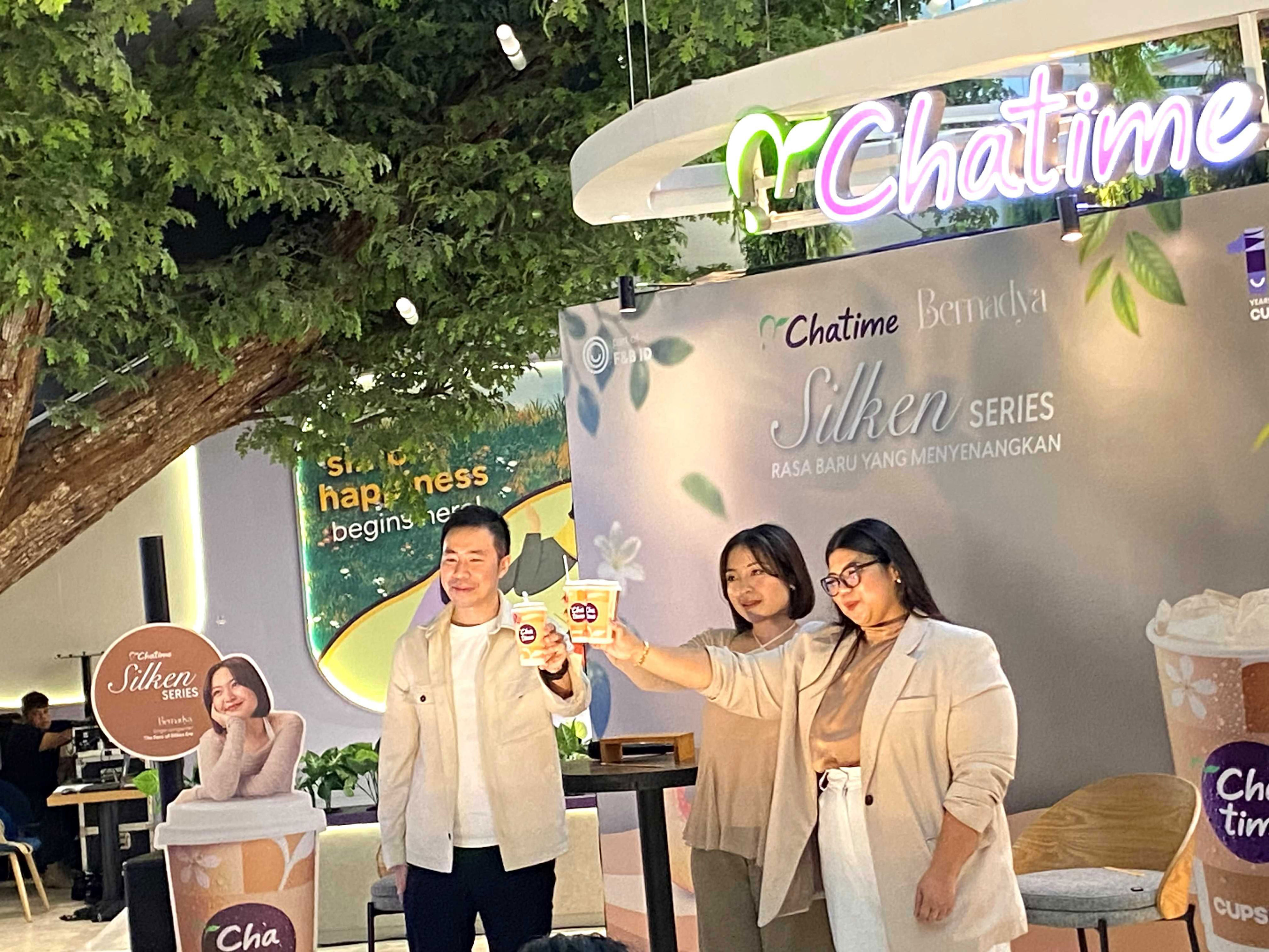 Bersama Bernadya, Chatime perkenalkan Silken Series dengan sensasi milk ...