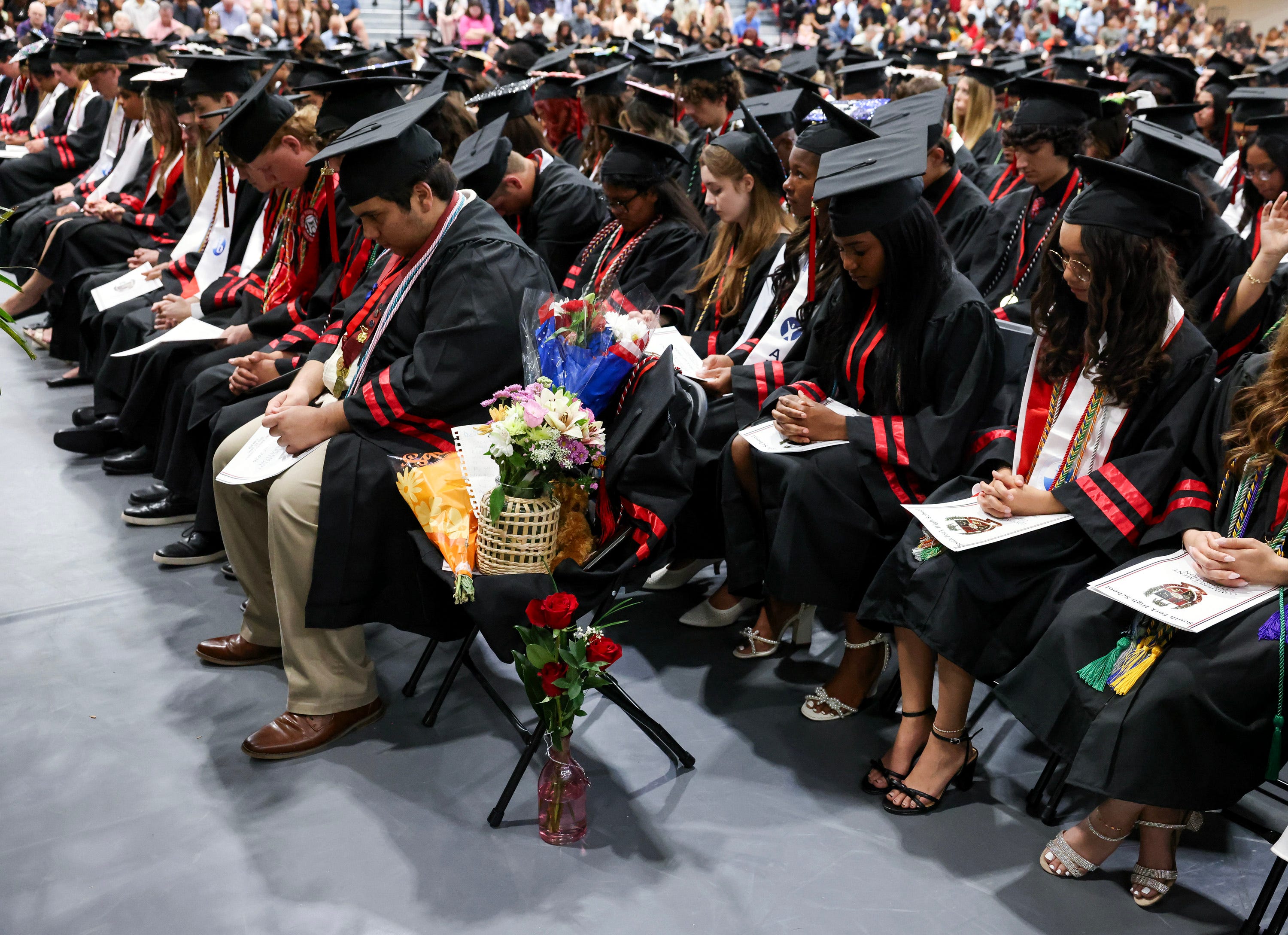 Florida high school remembers senior who died hours before graduation