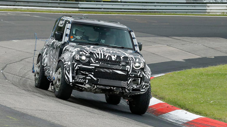 Land Rover Defender Extreme Erlkönig: Dagegen war der Octa Kinderkram