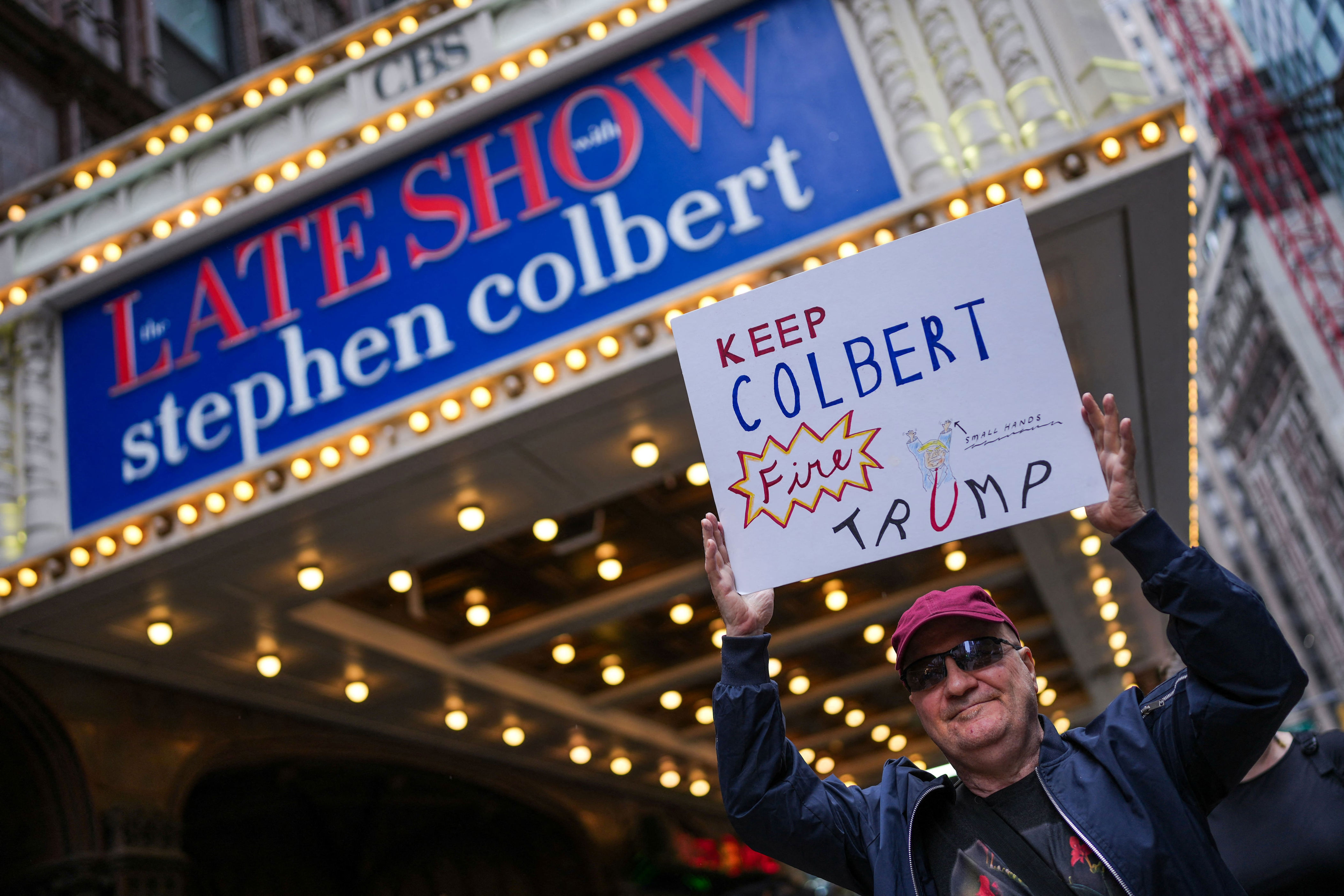 Stephen Colbert throws in one last dig at CBS bosses in finale