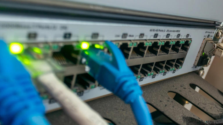 What do the lights on an Ethernet port mean?