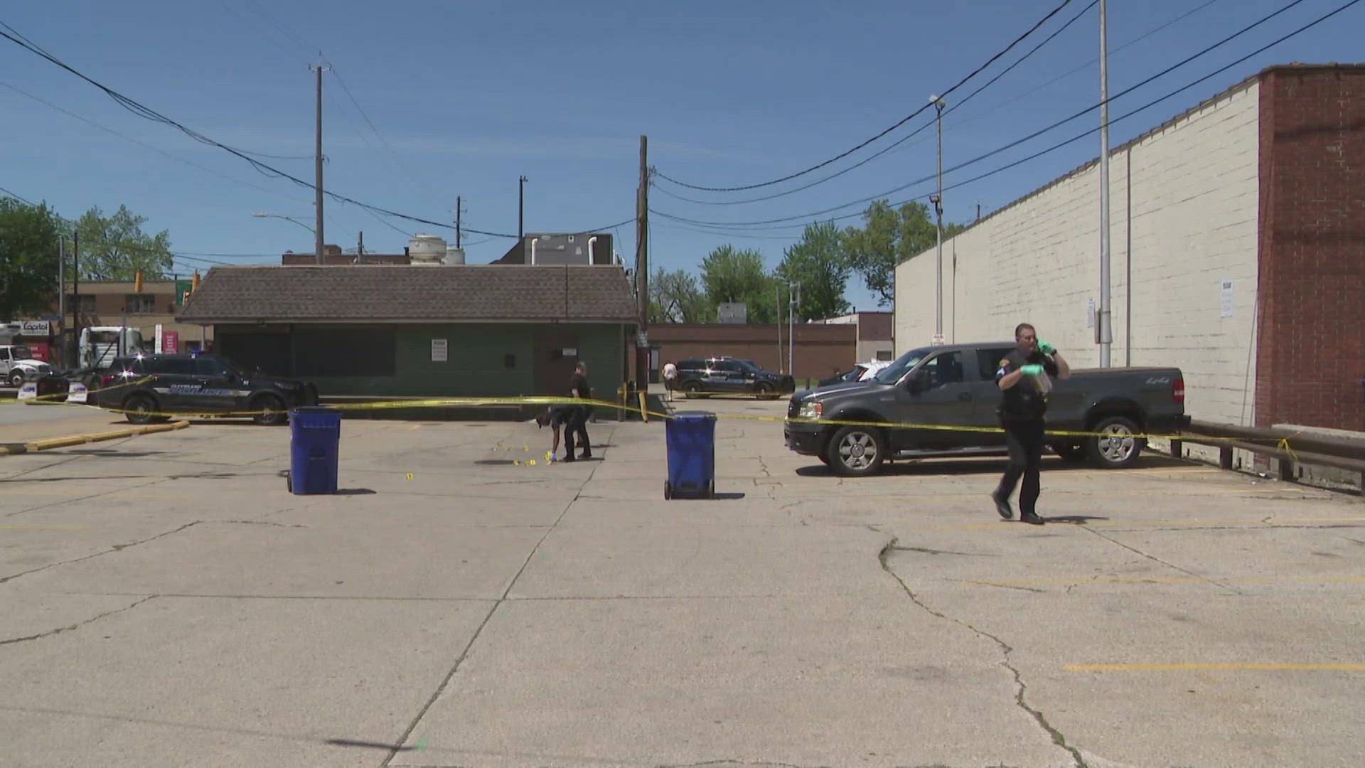 2 teens shot after gunfire erupts outside Cleveland restaurant