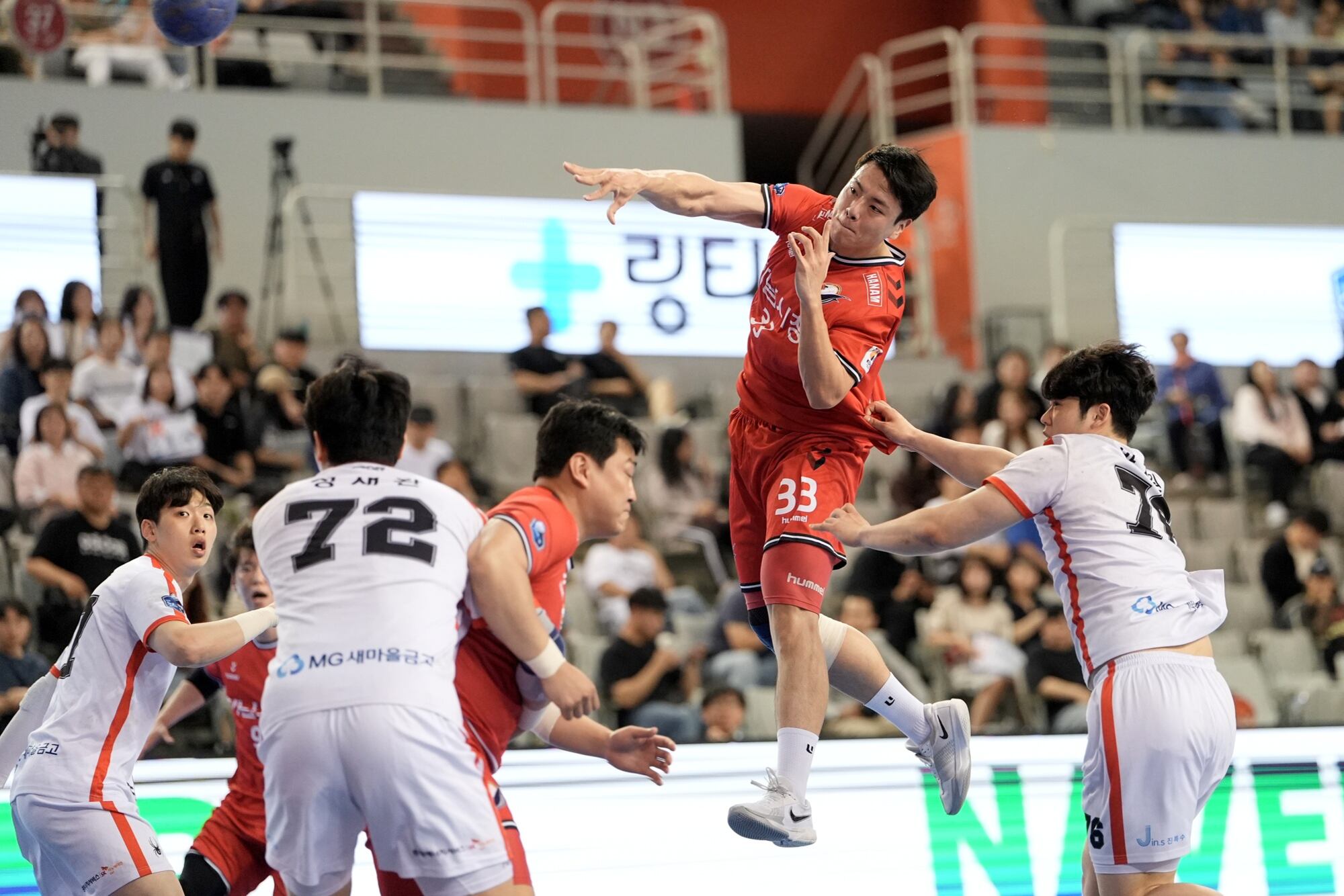 Mid-range shots decide handball H-League as top shooters shine