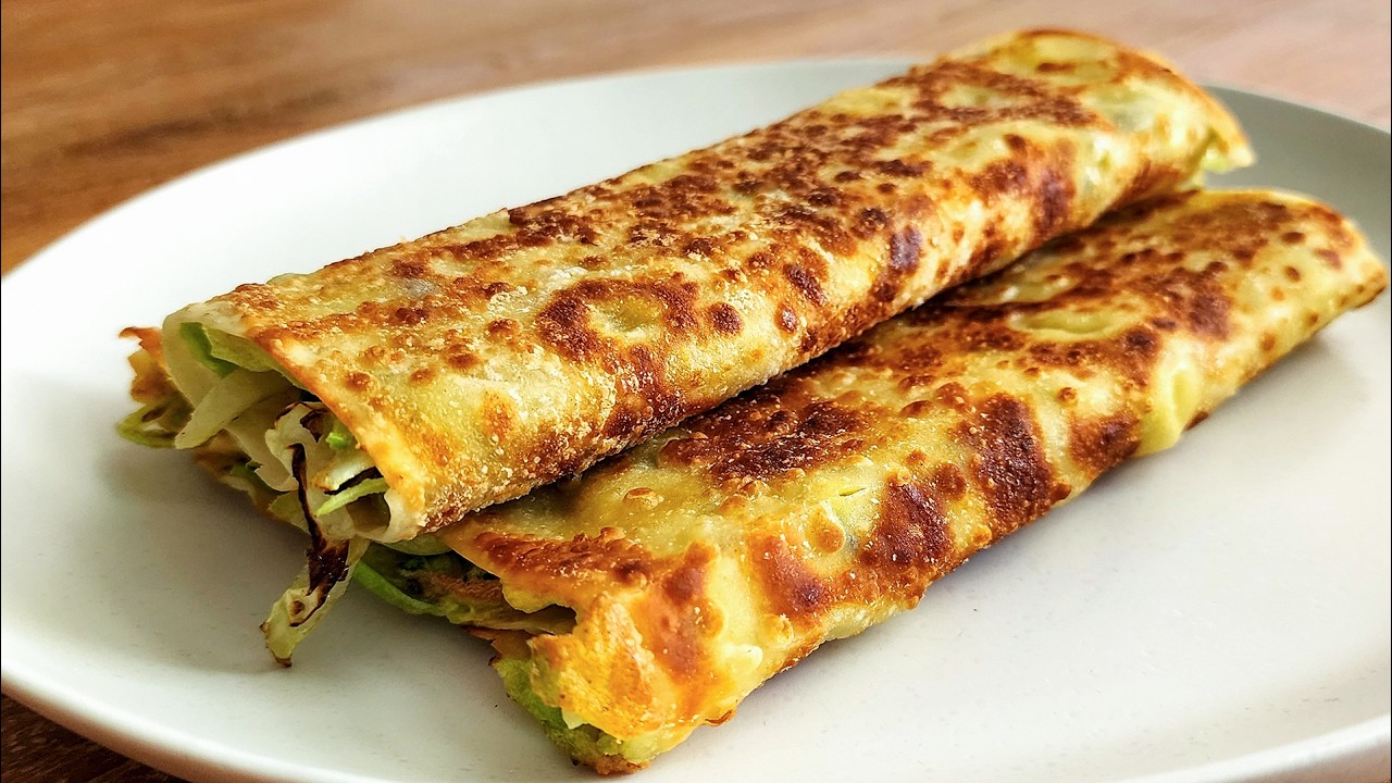 Crispy egg roll wrapper omelet with chili crisp dipping sauce | Easy ...