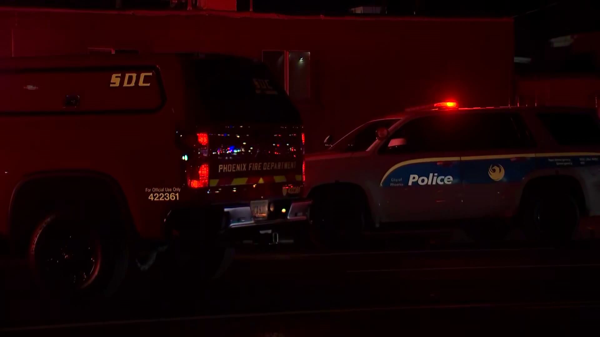 Woman dies after being pulled from mobile home fire in west Phoenix