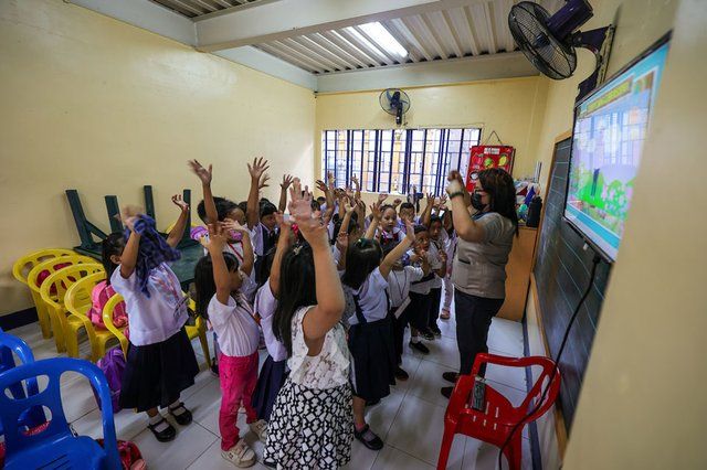 Teacher urges SC to pause, review DepEd’s dissolution of academic strands