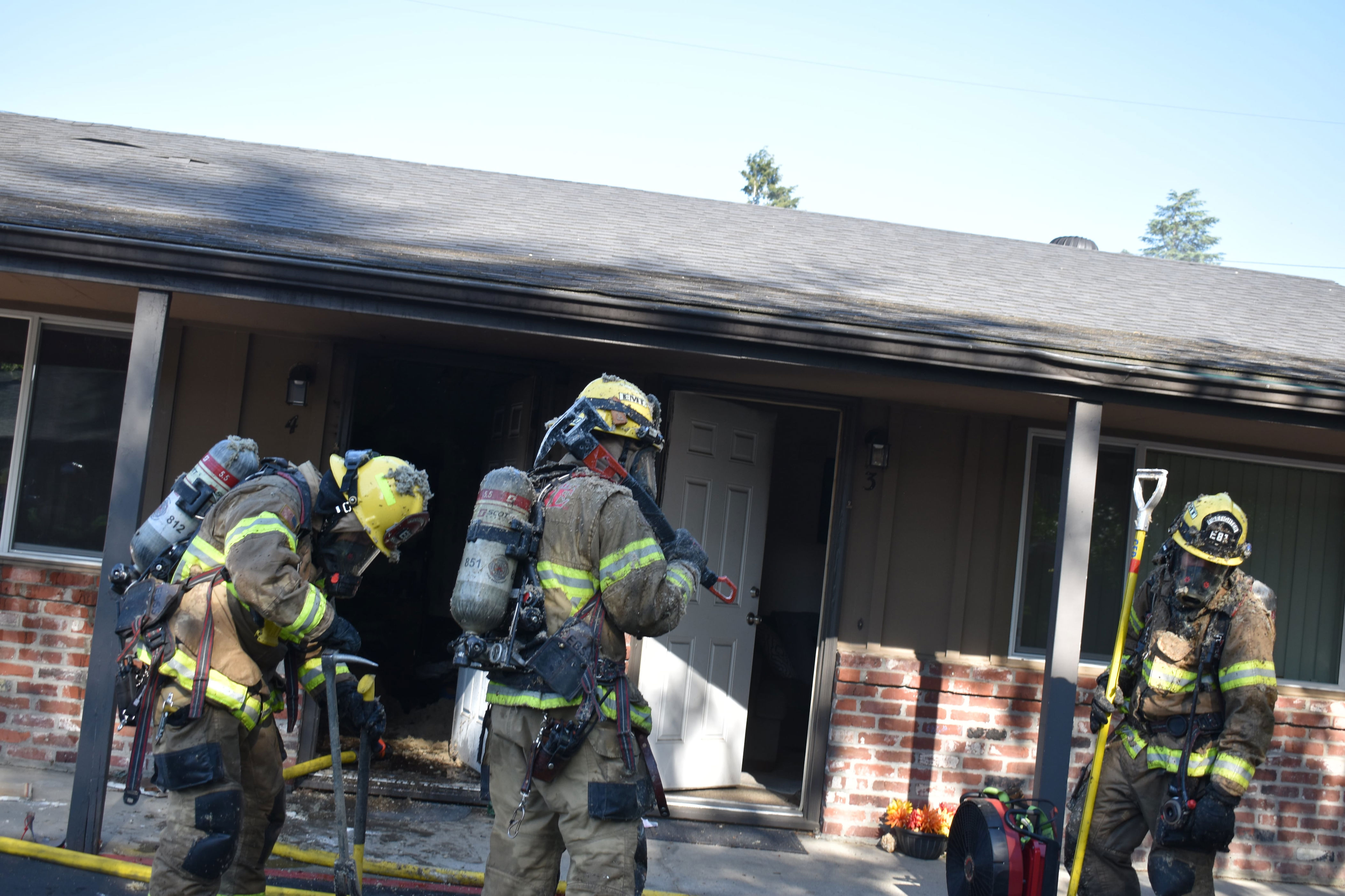 4 people displaced by fire in Forest Grove apartment building