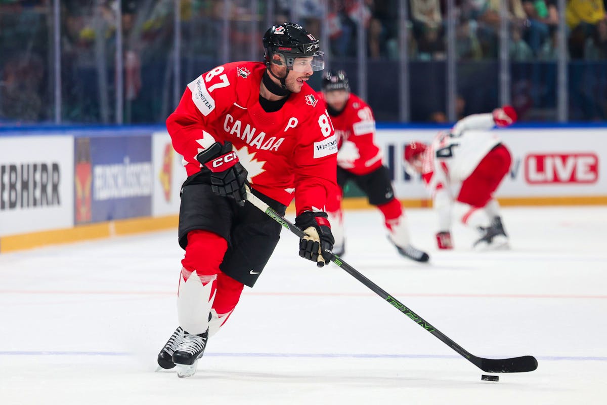 Le hockey se traduit de moins en moins en français