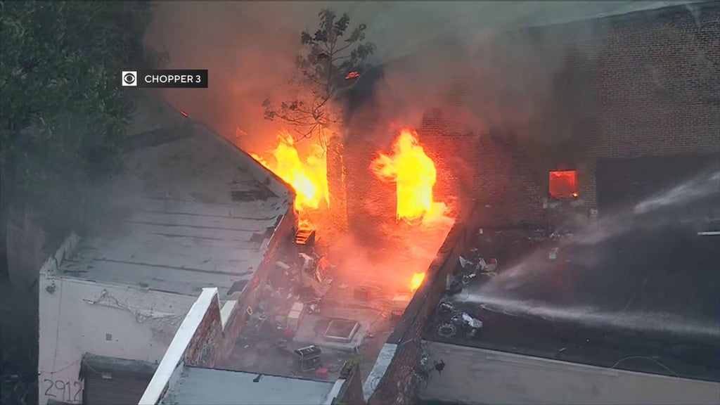 2-alarm fire tears through building in Kensington section of Philadelphia