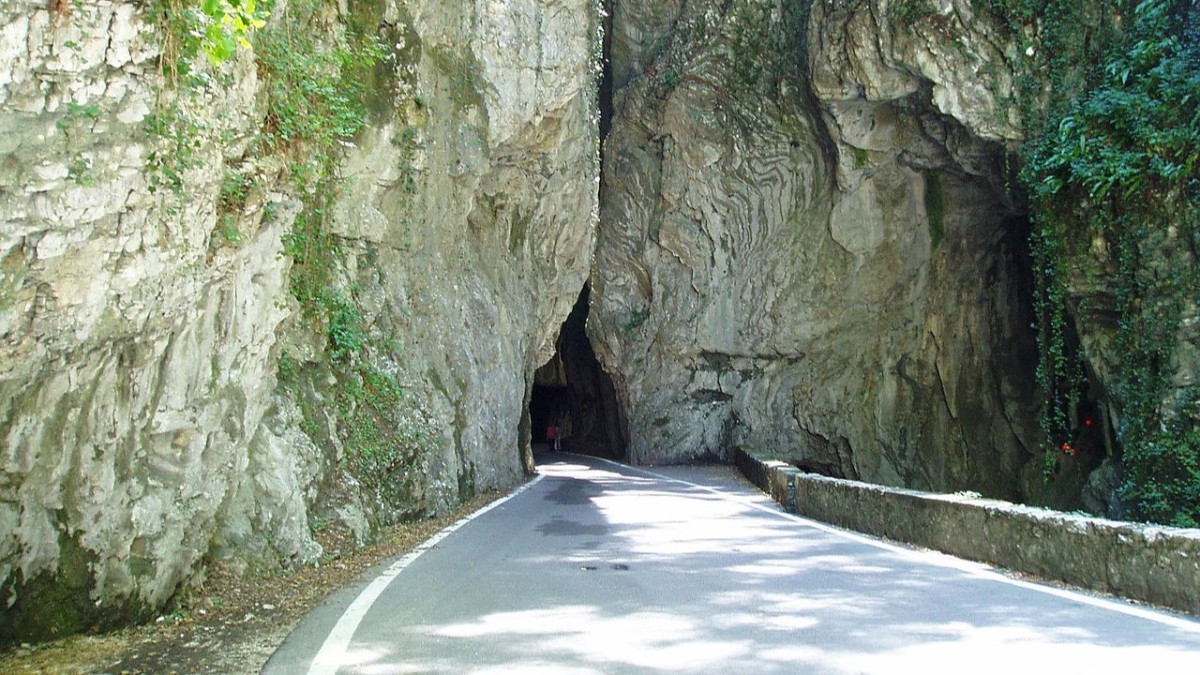gorge road