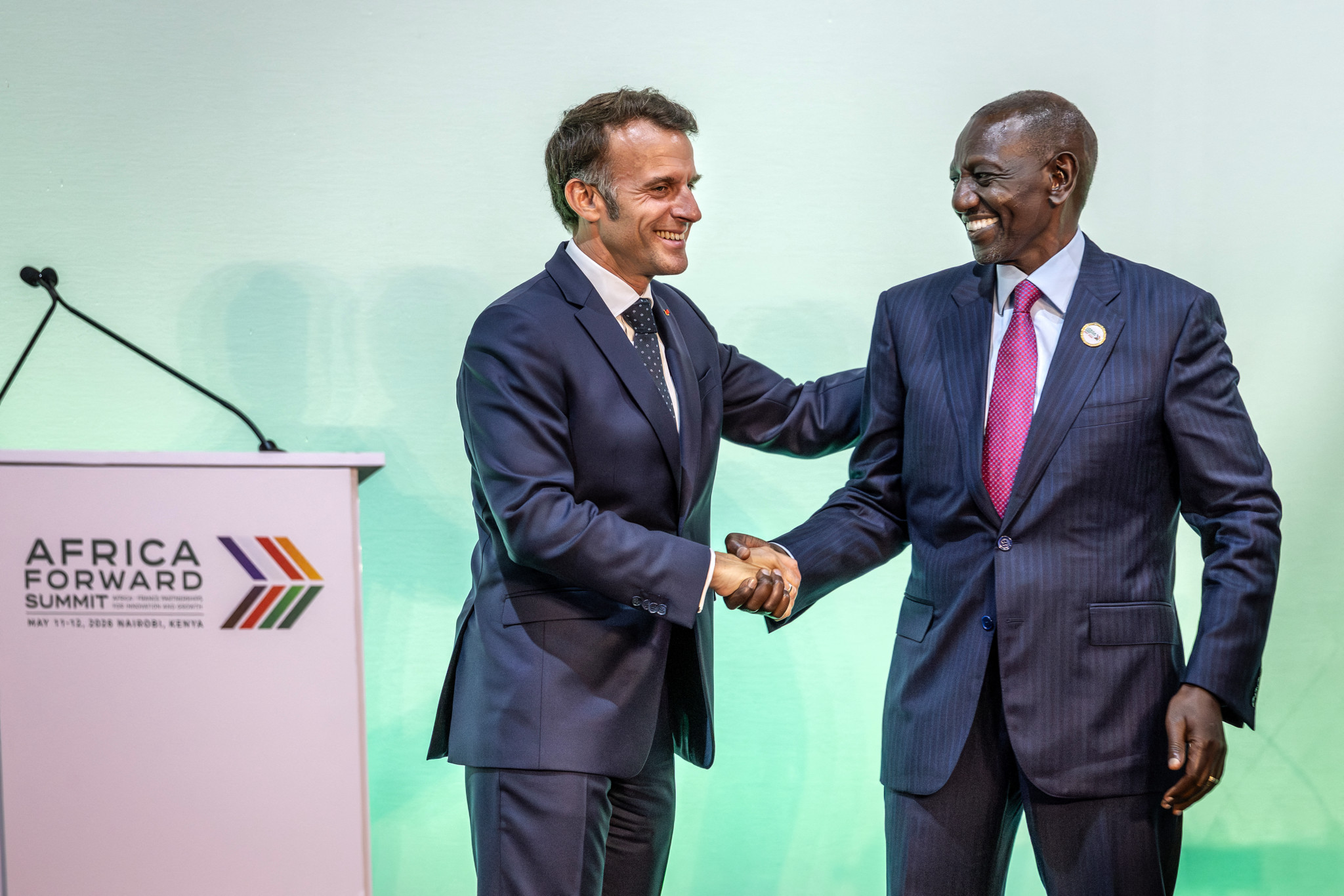 Emmanuel Macron, le frère africain
