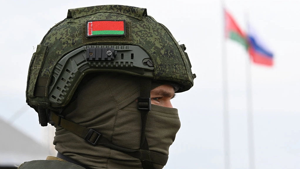 Russia stages nuclear drills in Belarus as Ukraine fortifies border