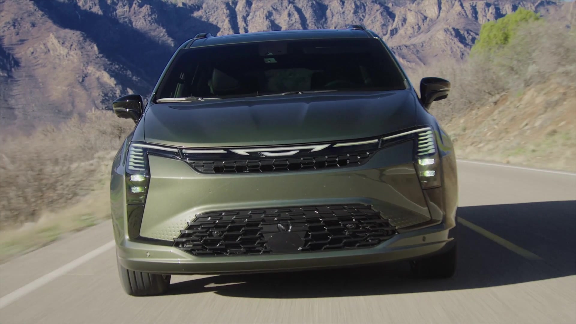 2027 Chrysler Pacifica Limited AWD driving video