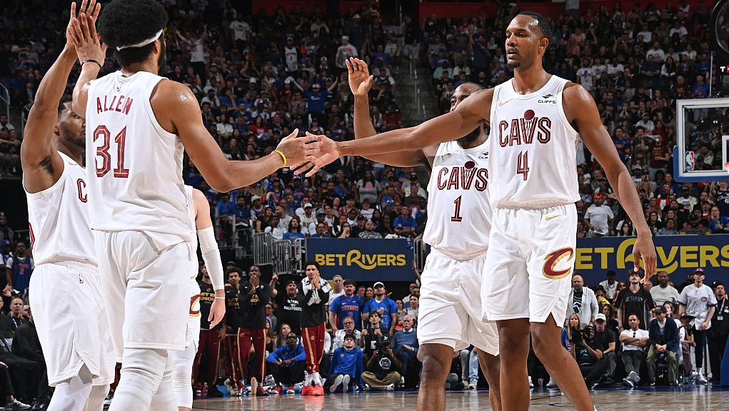 Knicks take 2-0 lead as Cavs' 'Hack-a-Mitch' falls short