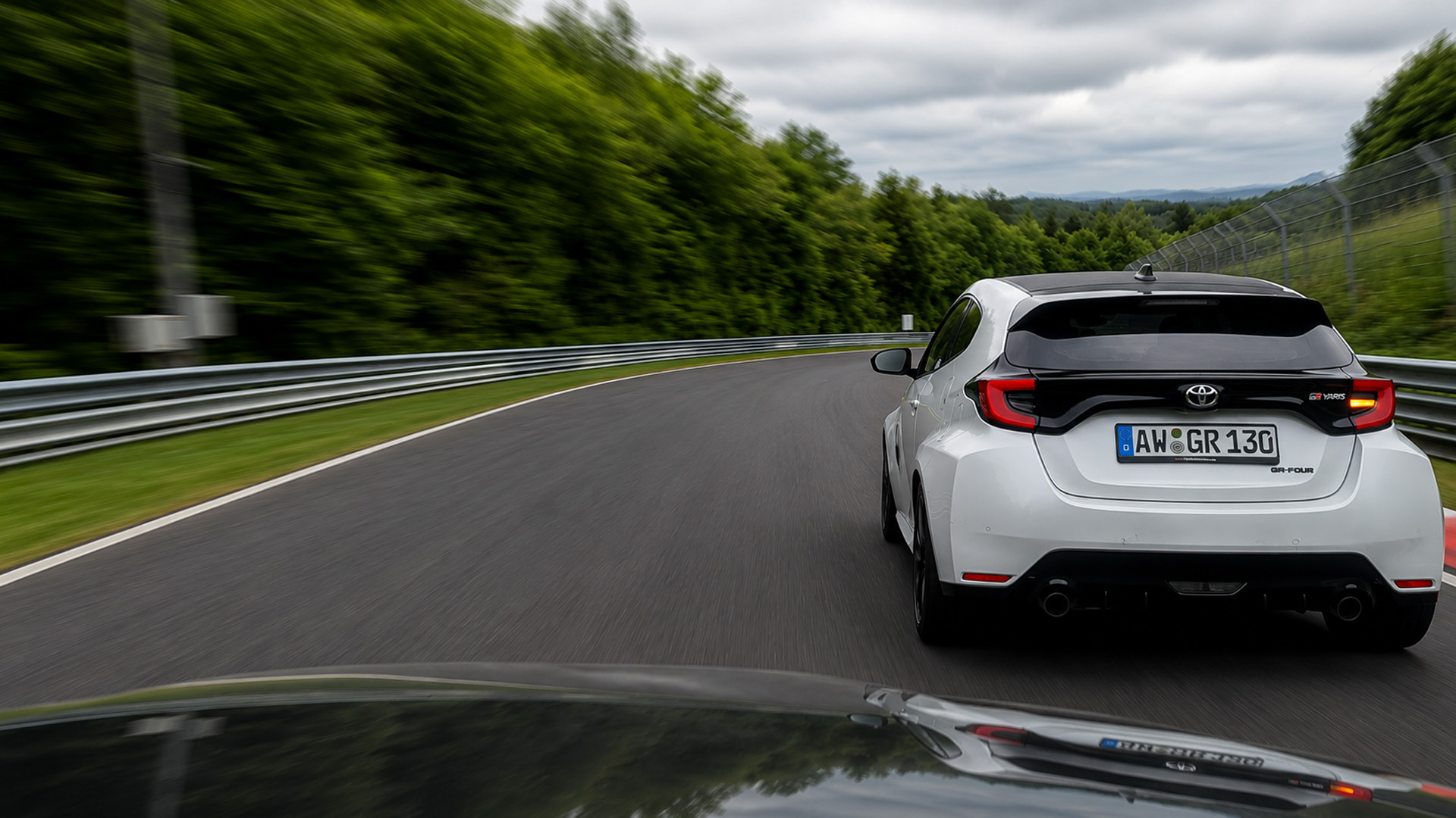 700HP BMW M3 nearly hits Toyota GR Yaris on race track