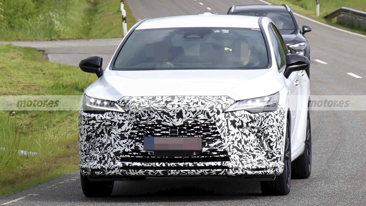 El Lexus RX 2028 ya está en marcha y esconde cambios más importantes de ...